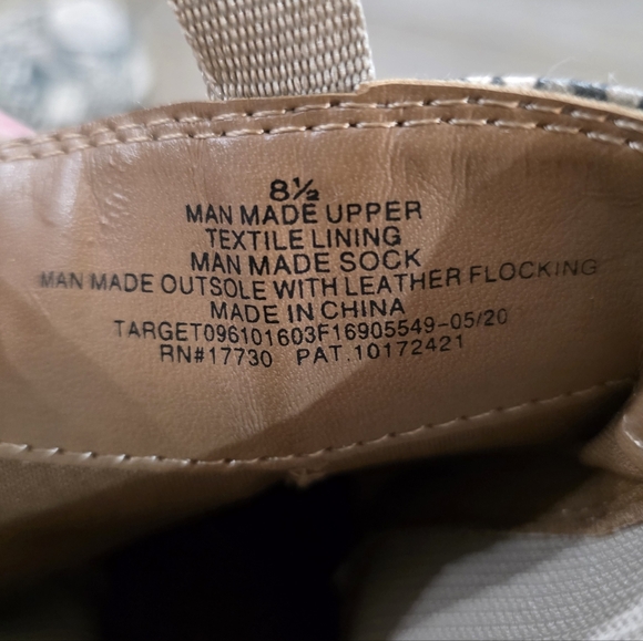 Universal Thread Chelsea Boots, Women's Size 8.5 - Picture 8 of 8